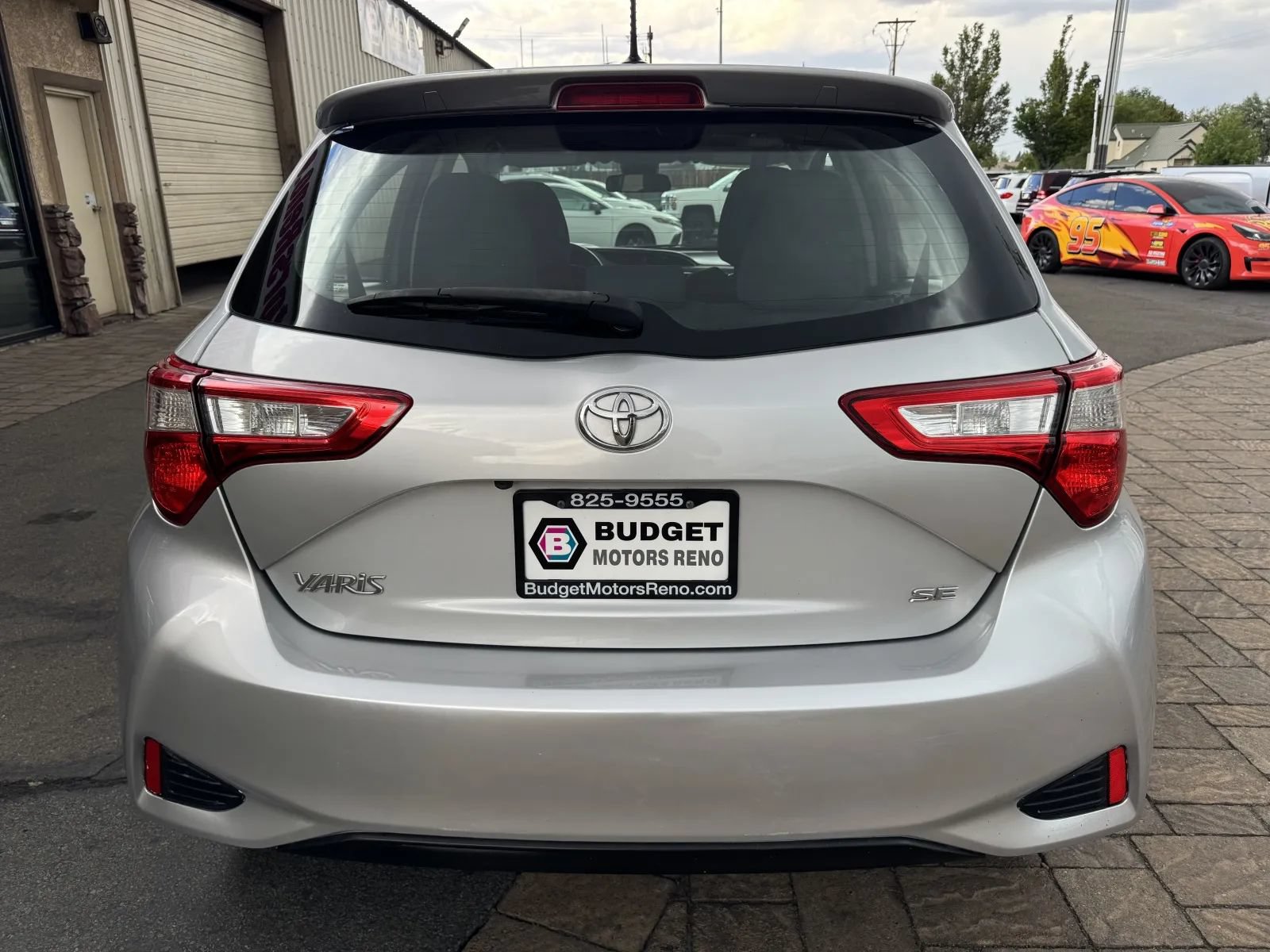 Used 2018 Toyota Yaris SE w/ Carpet Mat Package FWD image 3