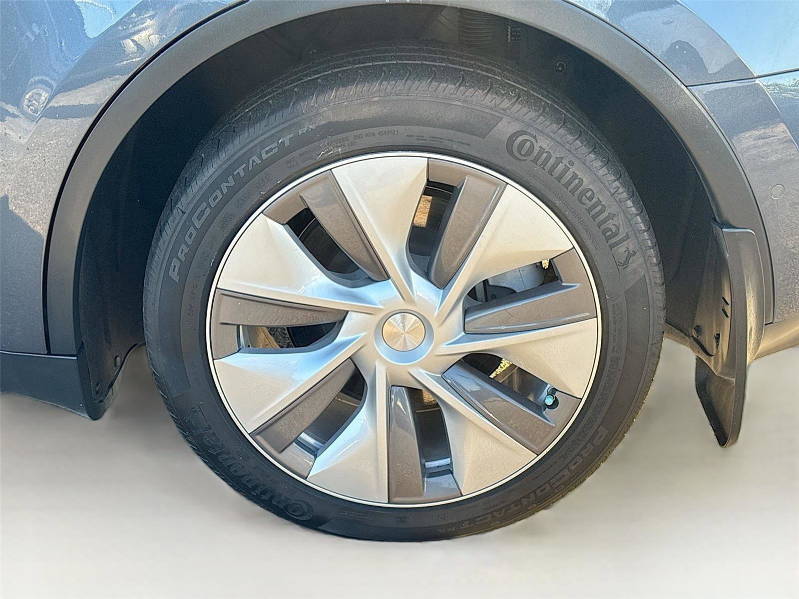 Used 2023 Tesla Model Y Long Range image 33