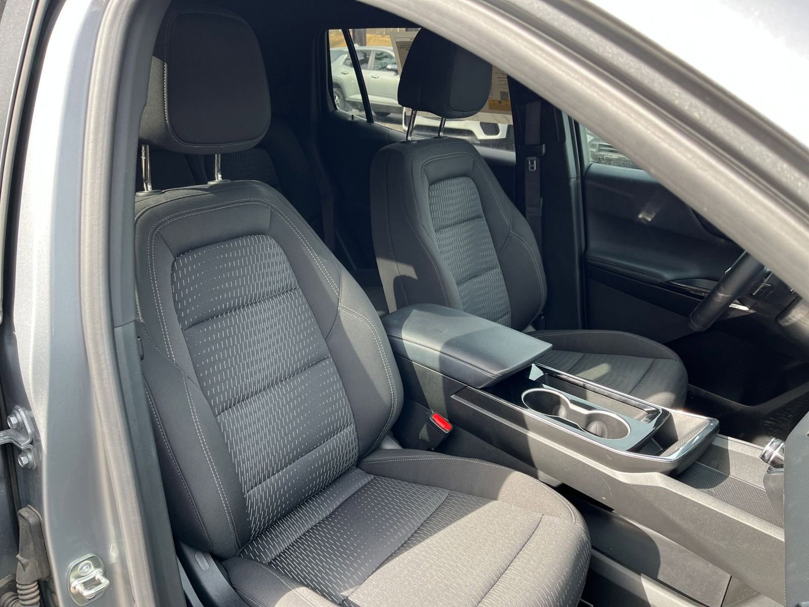 Used 2025 Chevrolet Equinox LT image 36