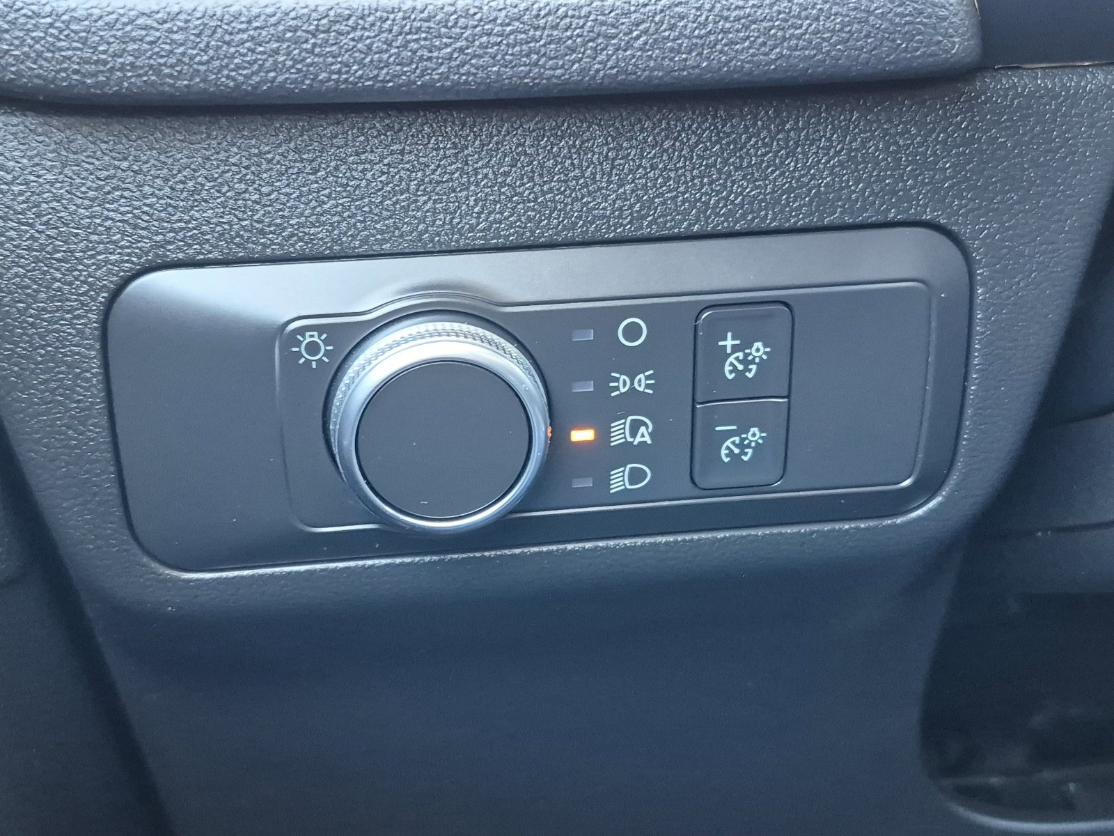 Used 2022 Ford Escape SE image 33