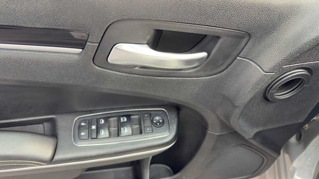 Used 2019 Chrysler 300 S RWD image 21