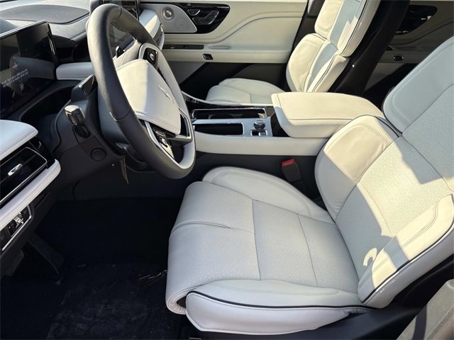 New 2025 Lincoln Aviator Black Label w/ Jet Appearance Package image 24