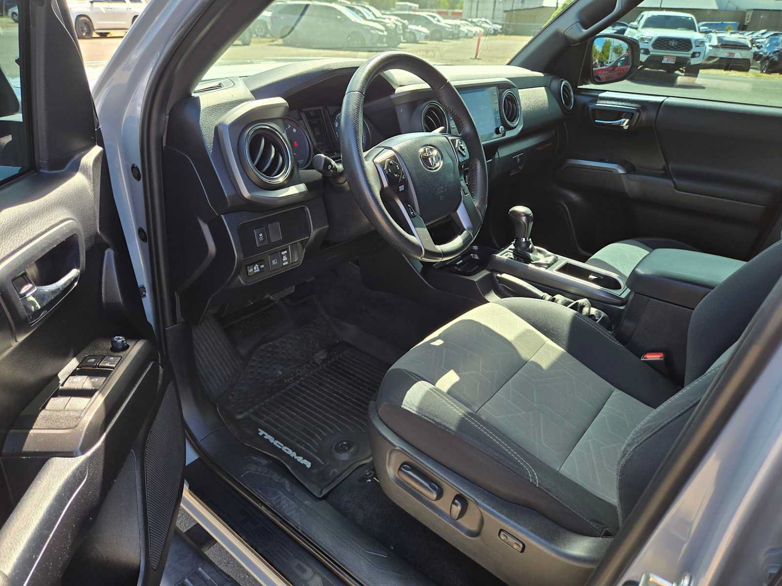 Certified 2020 Toyota Tacoma TRD Off-Road AWD/4WD image 24