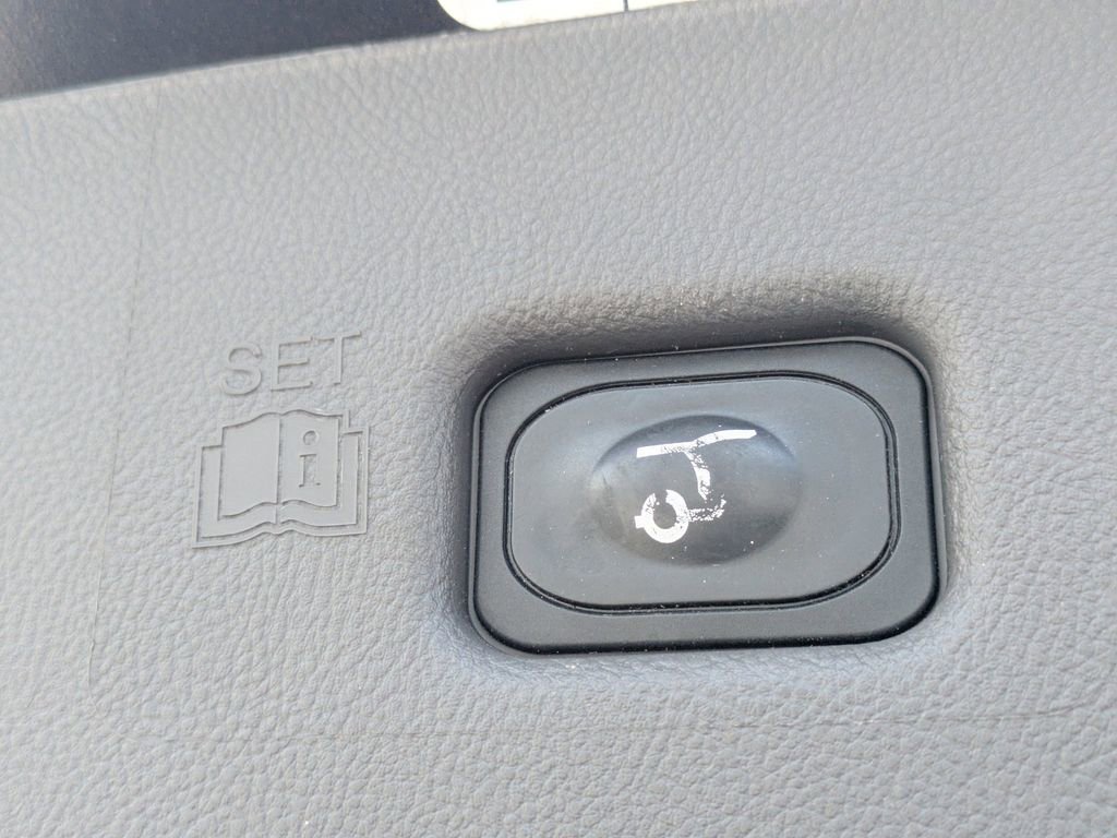 Used 2019 Lincoln Nautilus Reserve AWD/4WD image 14