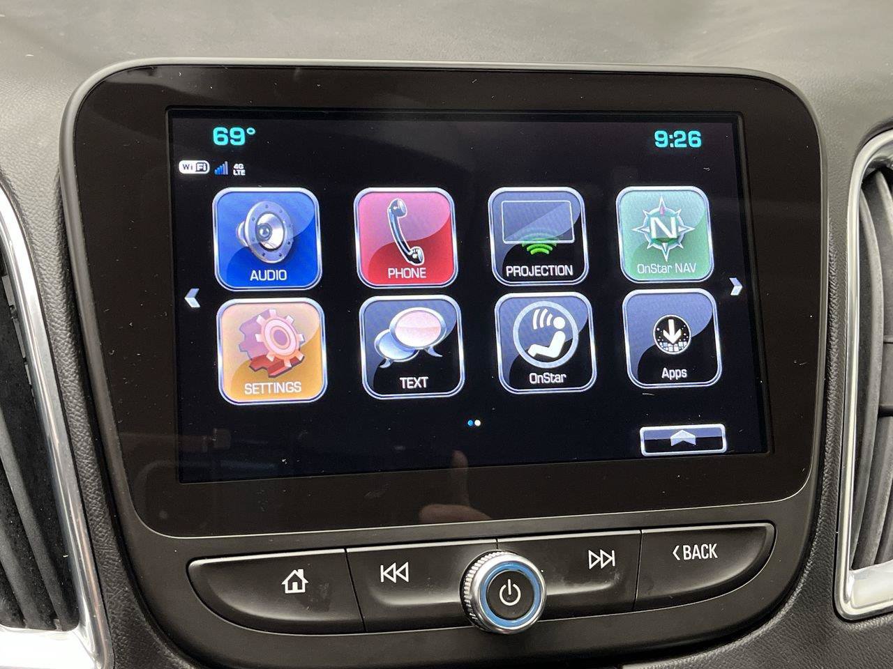 Used 2017 Chevrolet Malibu LT w/ Leather Package FWD image 17