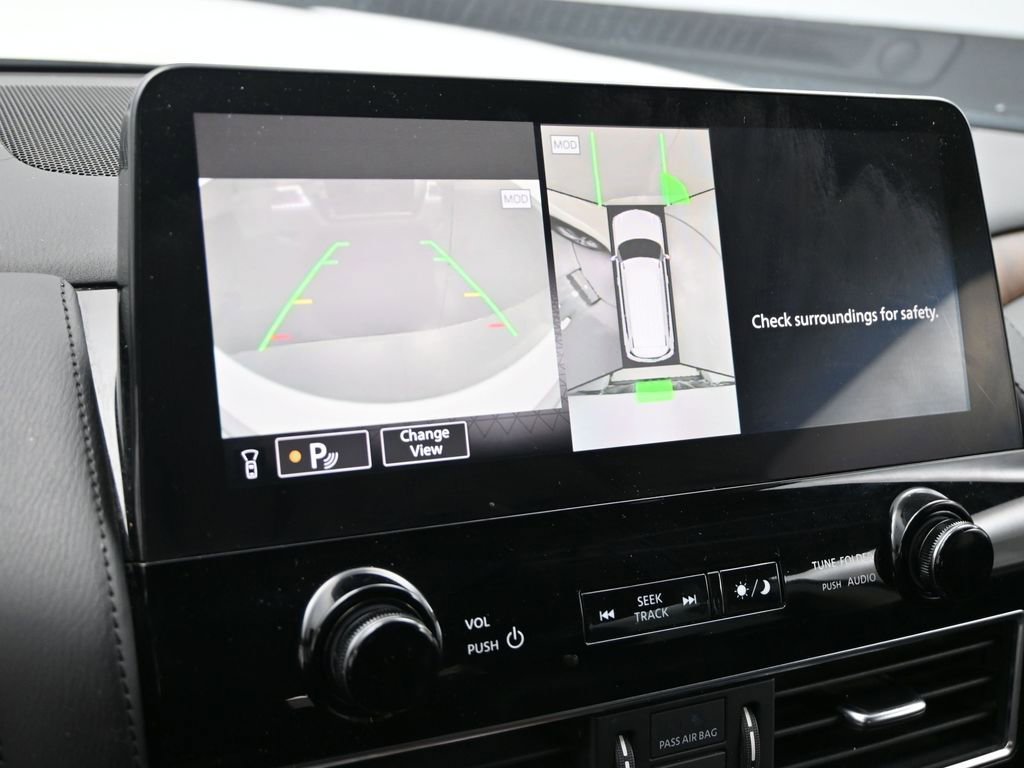 Used 2024 Nissan Armada SL w/ Captain's Chairs Package image 21