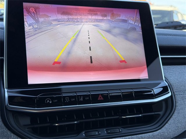 Used 2024 Jeep Compass Latitude image 17