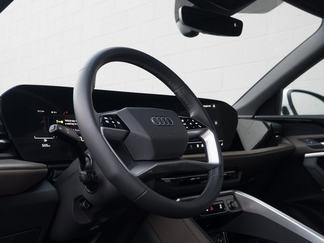 Certified 2025 Audi Q5 2.0T Premium w/ Convenience Package image 4