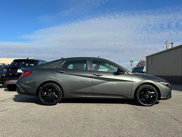 New 2026 Hyundai Elantra Sport image 3