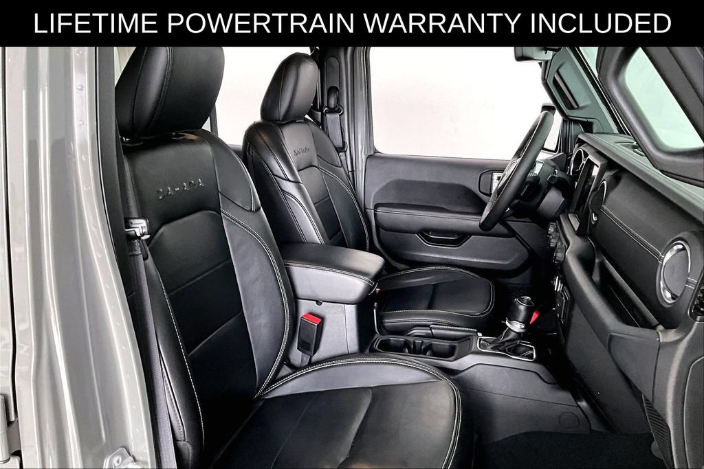 Used 2023 Jeep Wrangler Unlimited Sahara AWD/4WD image 9