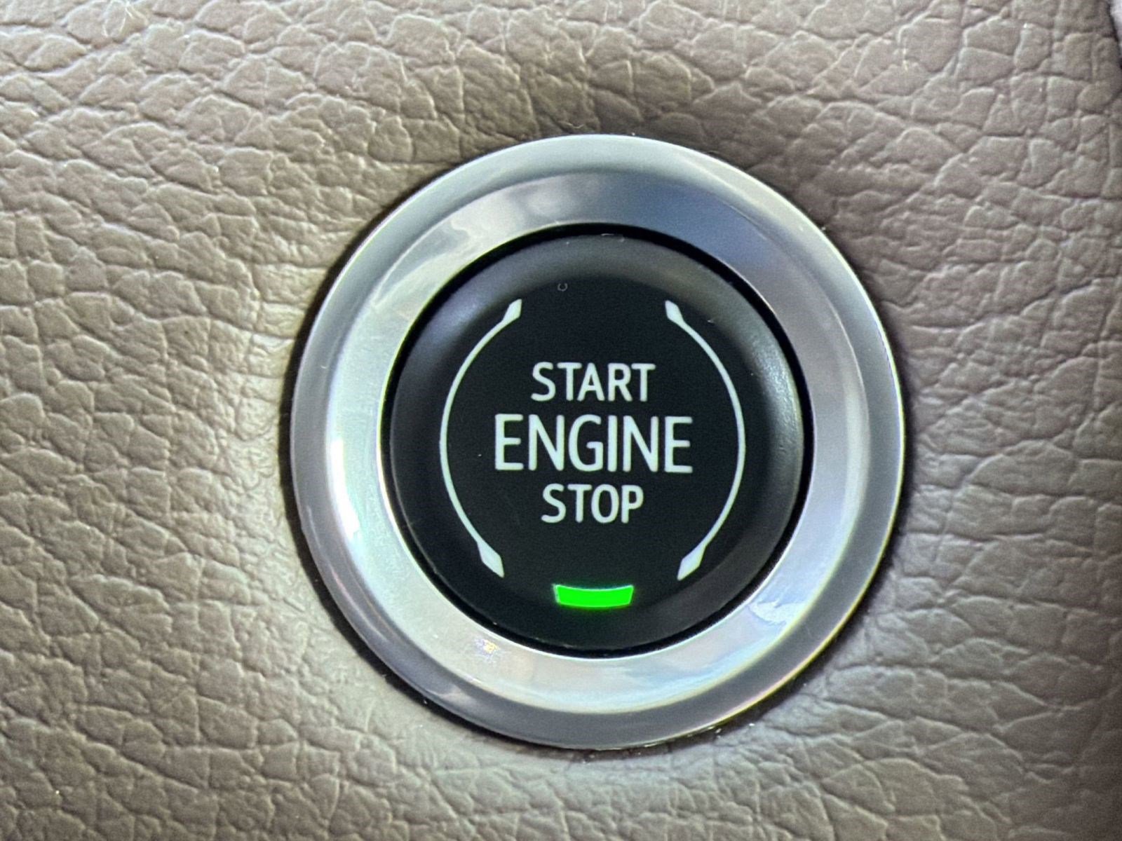 Used 2022 GMC Yukon Denali RWD image 24