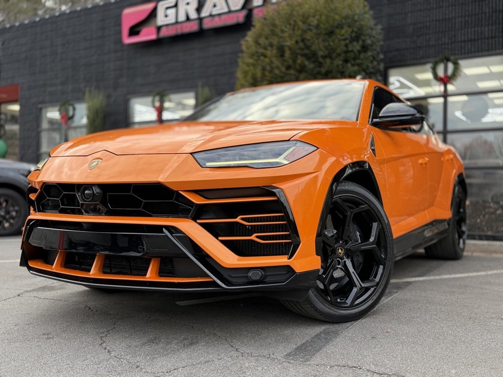 Used 2021 Lamborghini Urus image 2