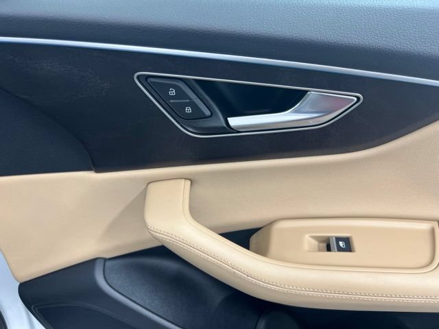 Used 2023 Audi Q8 Premium Plus w/ Premium Plus Package AWD/4WD image 28