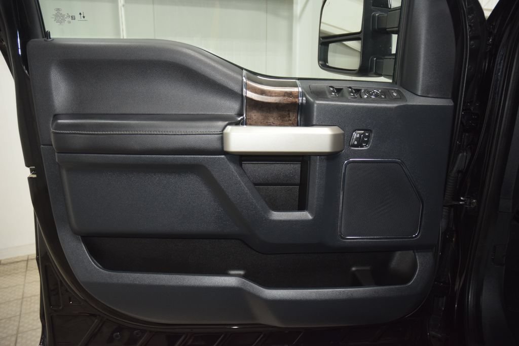 Used 2022 Ford F250 Lariat w/ Black Appearance Package AWD/4WD image 54