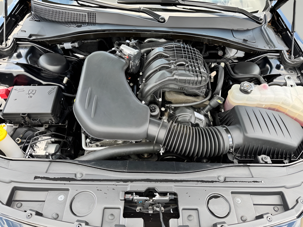 Used 2023 Chrysler 300 Touring L RWD image 9