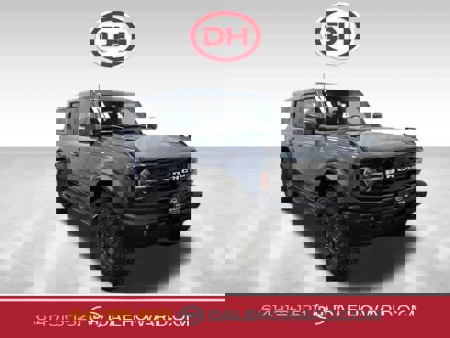 New 2025 Ford Bronco Outer Banks w/ Sasquatch Package image 1