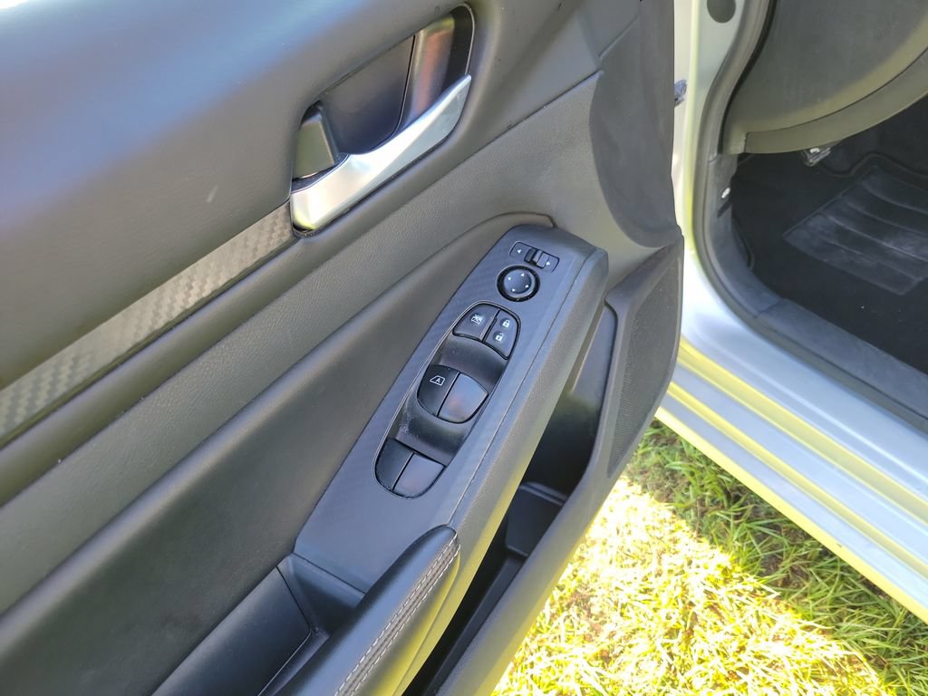 Used 2024 Nissan Altima 2.5 SV FWD image 17