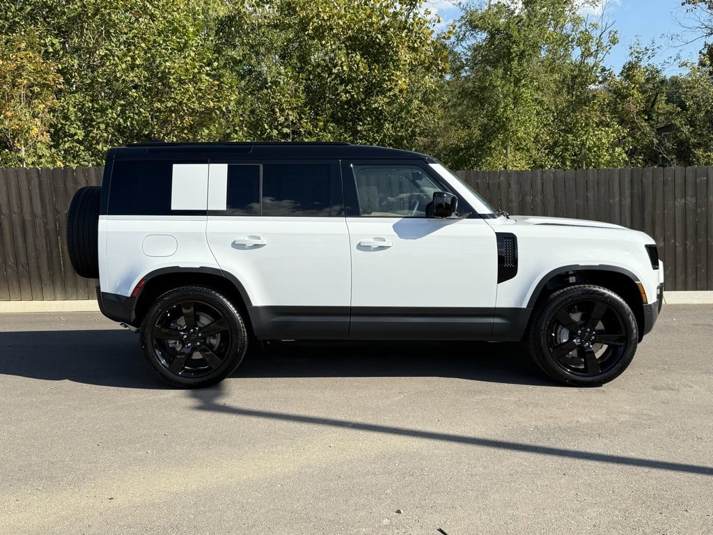New 2026 Land Rover Defender 110 S image 7