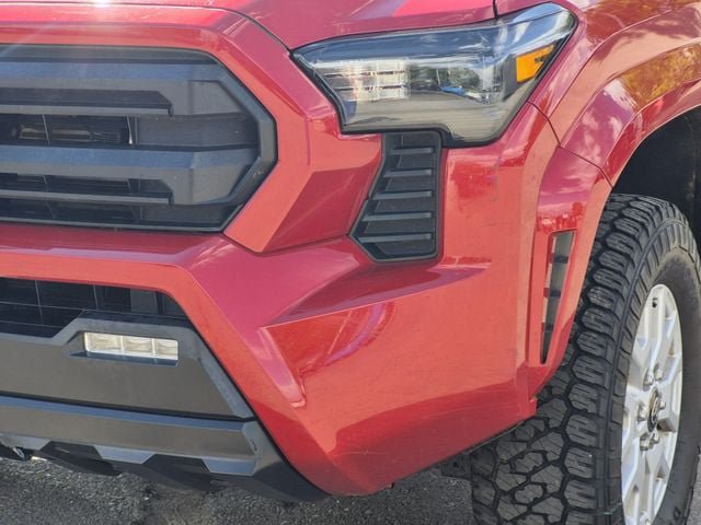 Used 2024 Toyota Tacoma SR5 AWD/4WD image 5