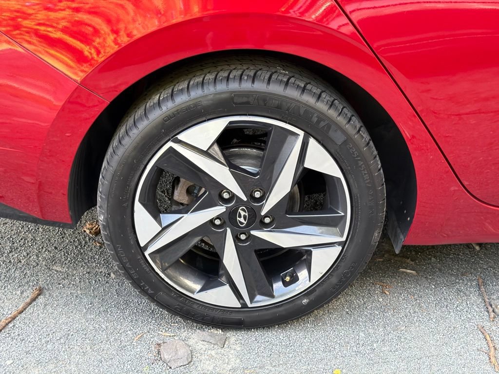 Certified 2023 Hyundai Elantra Limited w/ Cargo Package FWD image 7