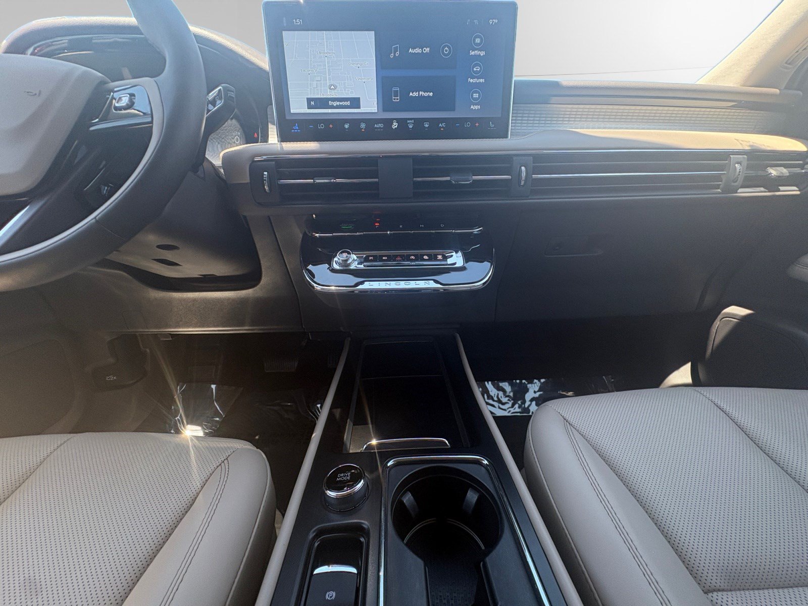 Certified 2024 Lincoln Corsair AWD w/ Equipment Group 102A image 11