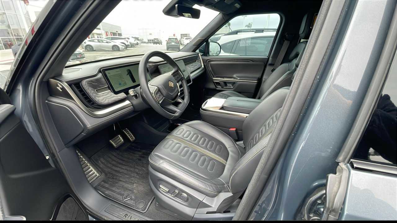 Used 2022 Rivian R1T Adventure AWD/4WD image 4