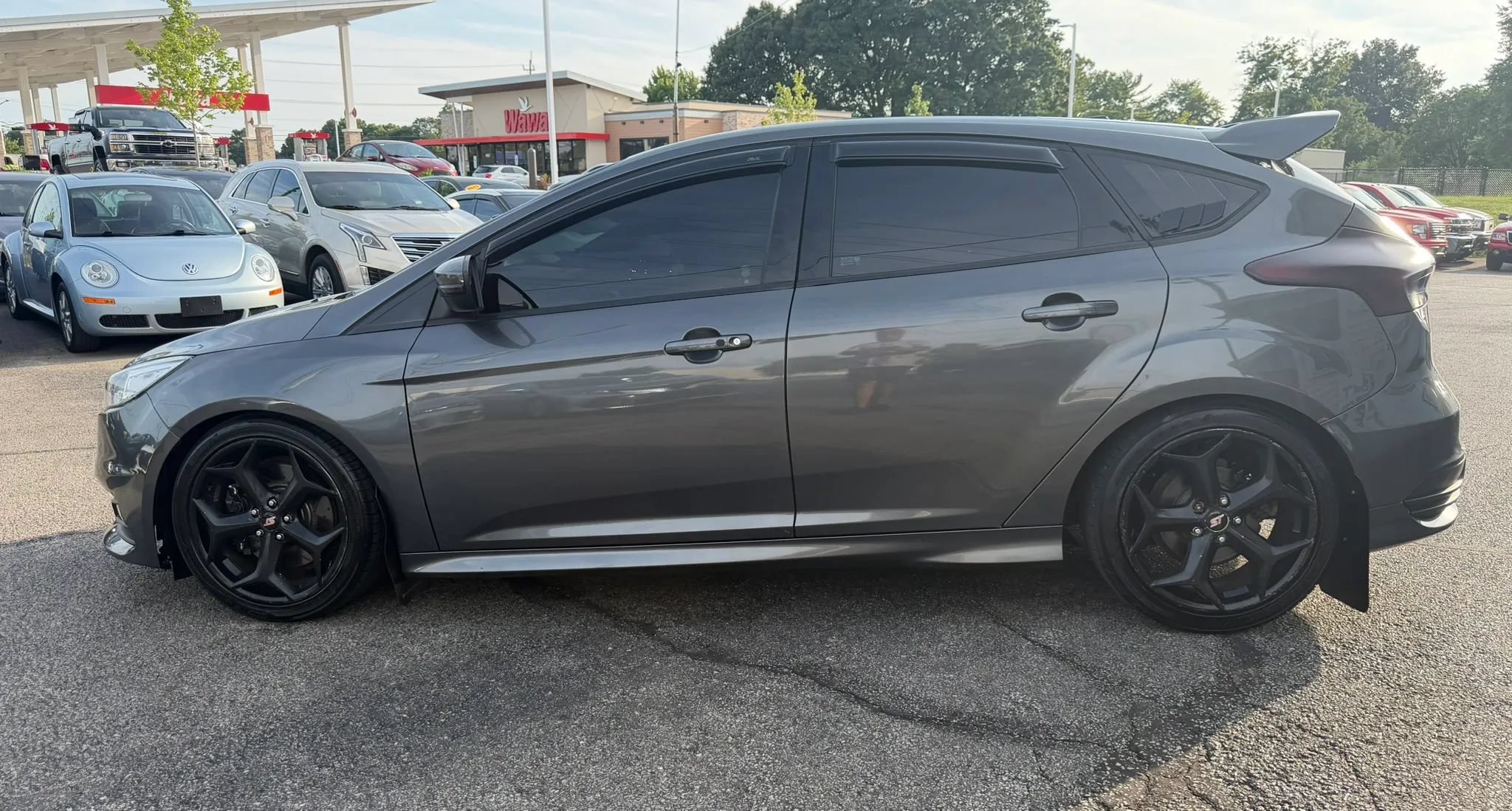 Used 2018 Ford Focus ST FWD image 2