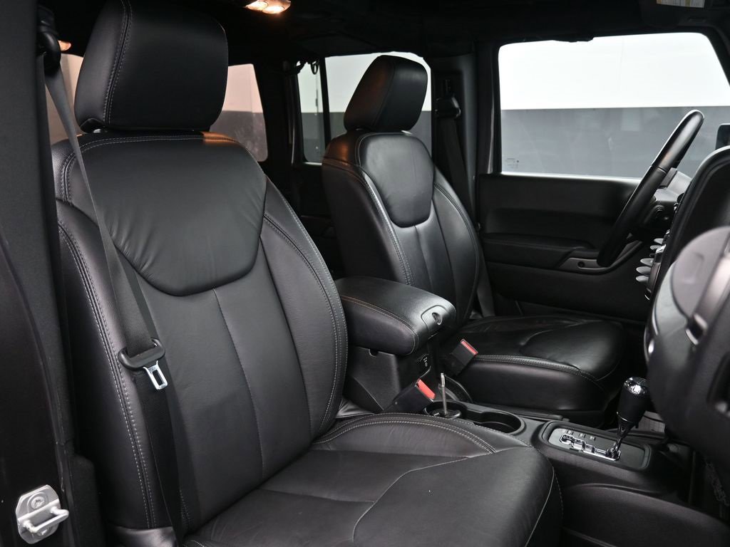 Used 2018 Jeep Wrangler Unlimited Sahara image 24