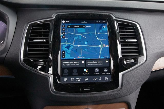 Certified 2023 Volvo XC90 B6 Plus w/ Protection Package Premier AWD/4WD image 13