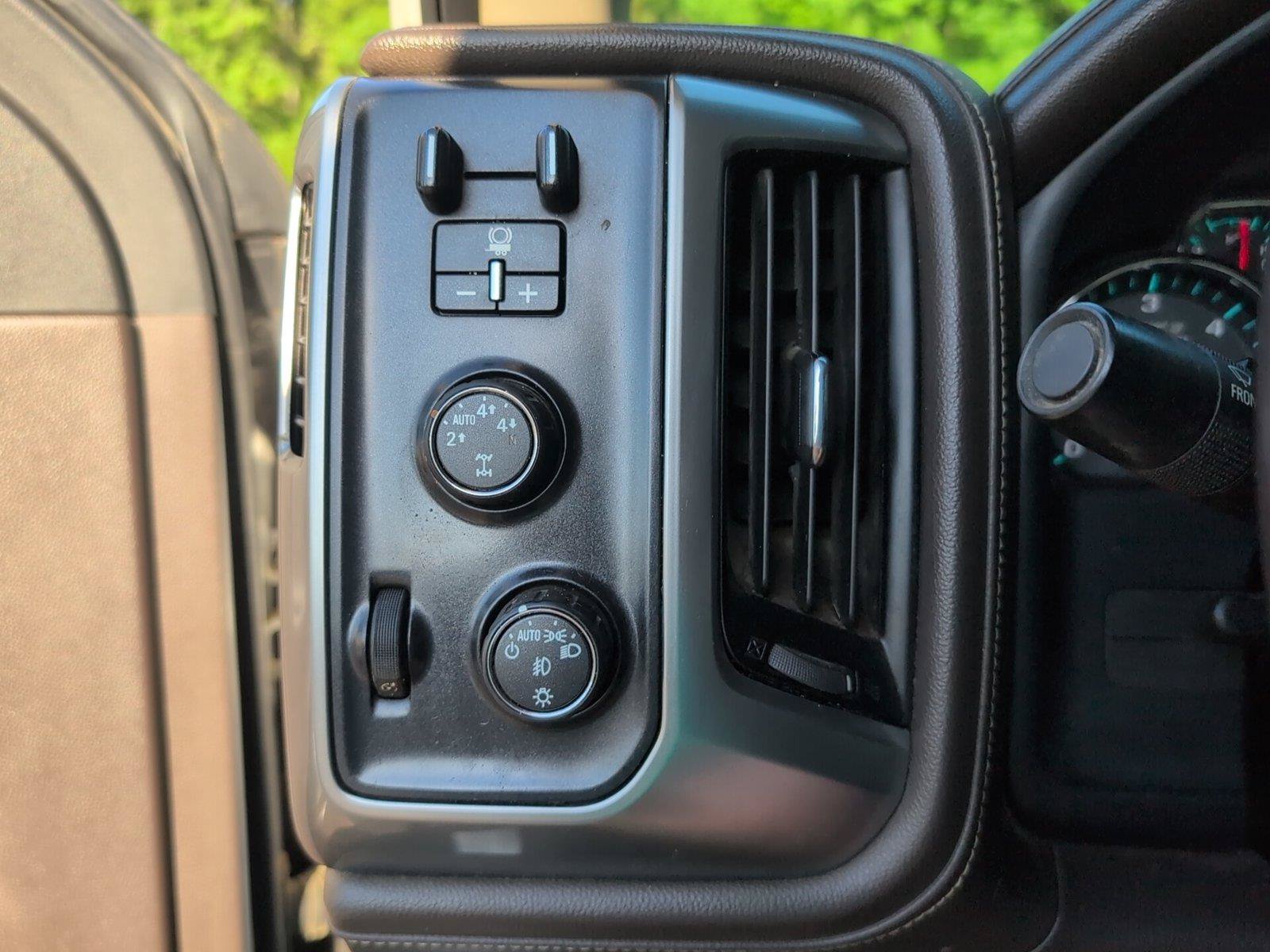 Used 2016 Chevrolet Silverado 1500 LTZ Z71 AWD/4WD image 28