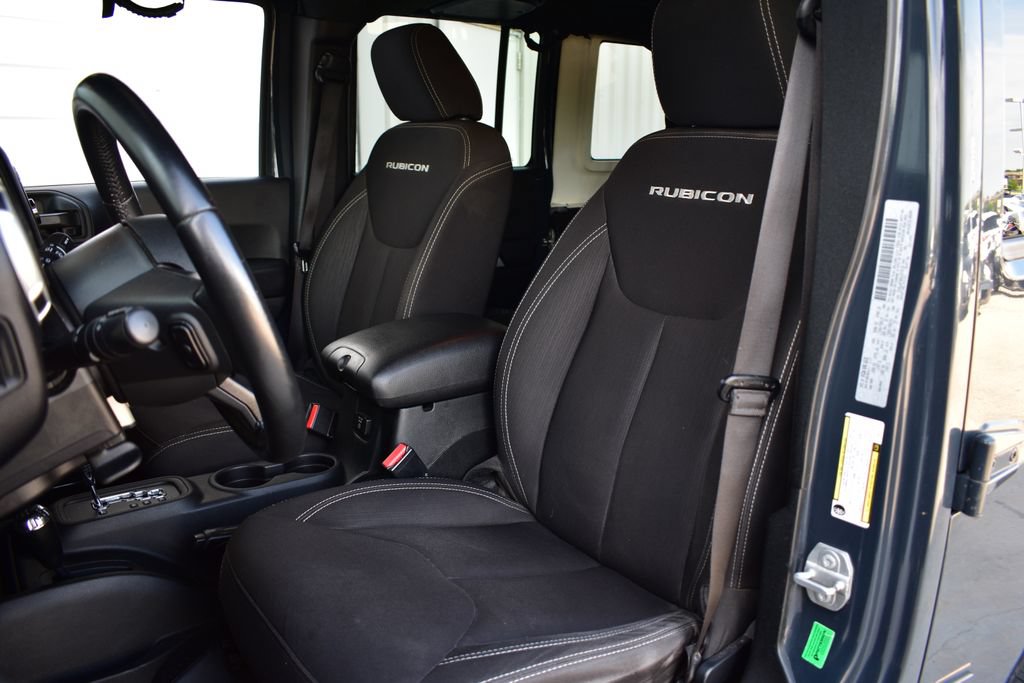 Used 2017 Jeep Wrangler Unlimited Rubicon w/ Connectivity Group AWD/4WD image 15