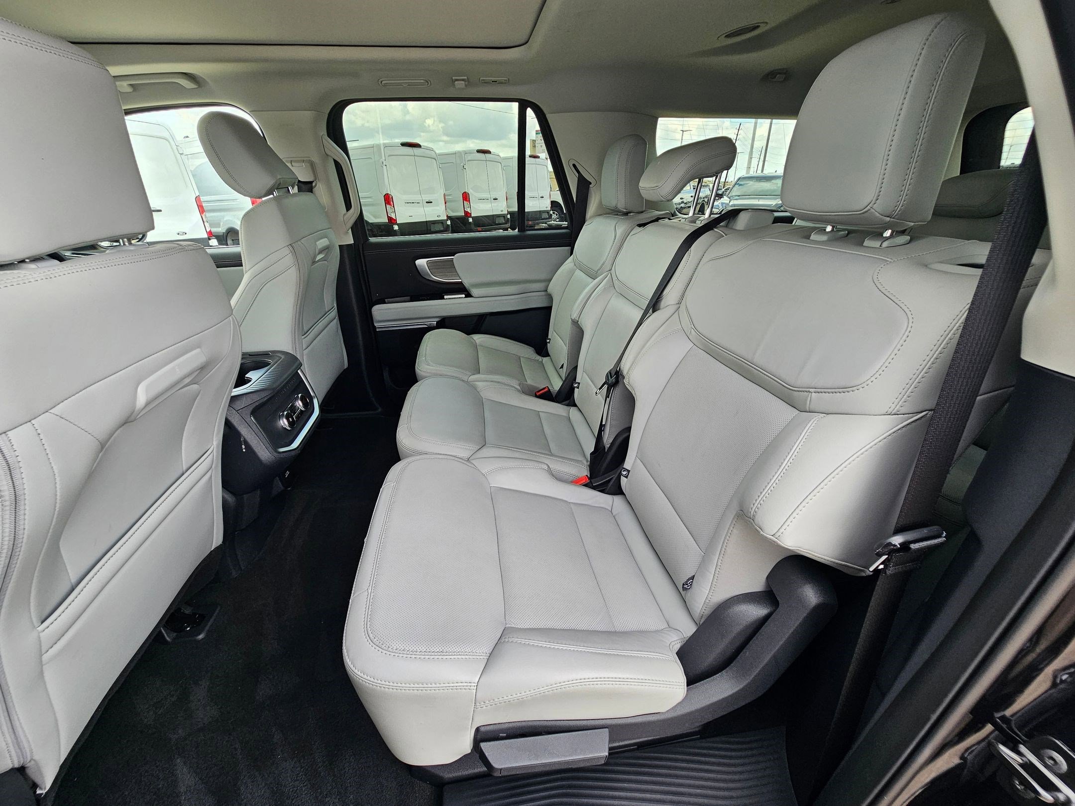 Used 2025 Ford Expedition Max Platinum image 26