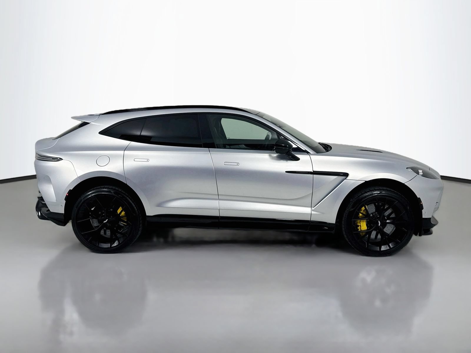 Used 2026 Aston Martin DBX 707 AWD/4WD image 8