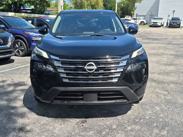 Used 2024 Nissan Rogue SV FWD image 2