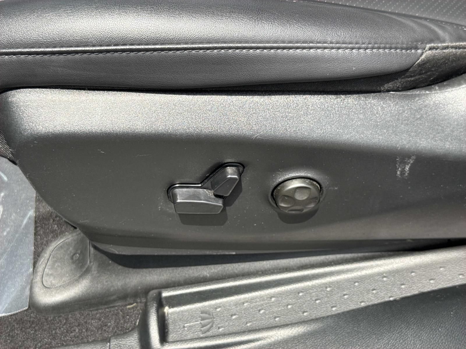 Used 2025 Chrysler Pacifica Select FWD image 22