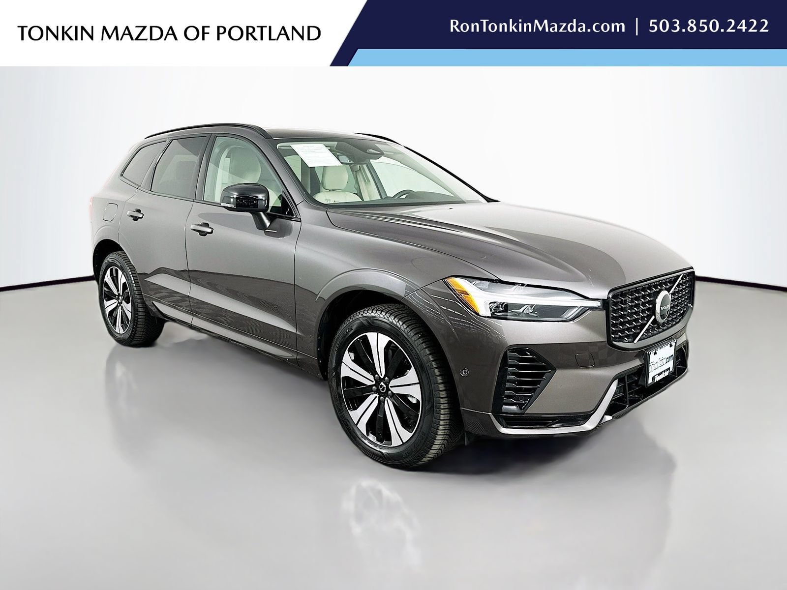 Used 2023 Volvo XC60 T8 Plus AWD/4WD image 1
