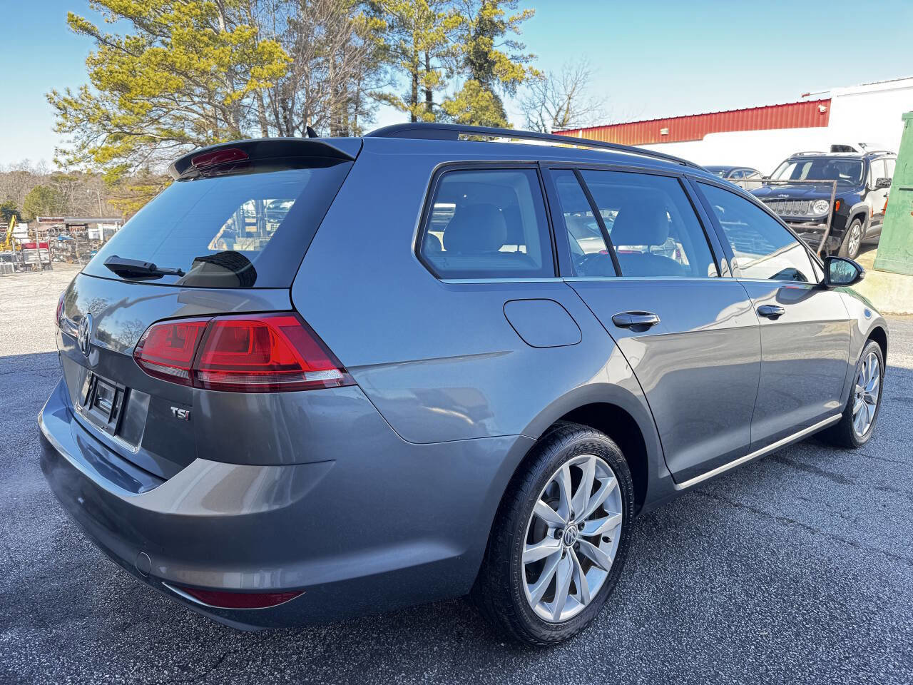 Used 2015 Volkswagen Golf SE image 10