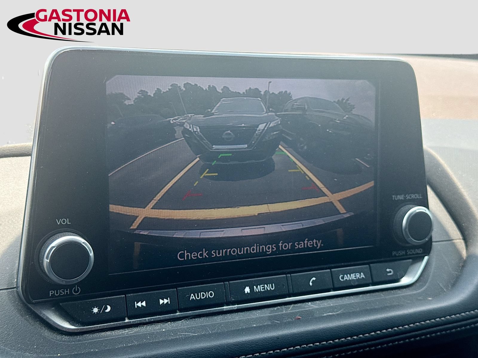 Used 2023 Nissan Rogue SV FWD image 17