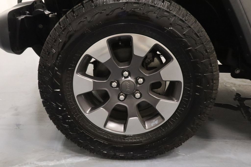 Certified 2018 Jeep Wrangler Unlimited Sahara AWD/4WD image 25
