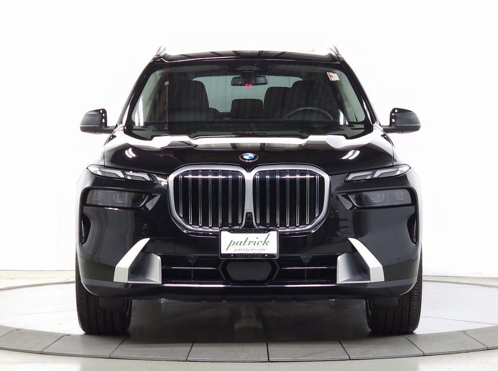 Used 2025 BMW X7 xDrive40i w/ Climate Comfort Package image 2
