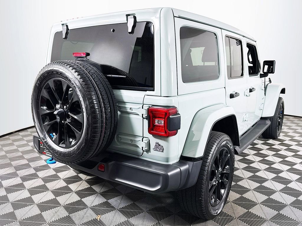 Used 2023 Jeep Wrangler Unlimited Sahara w/ Cold Weather Group image 8