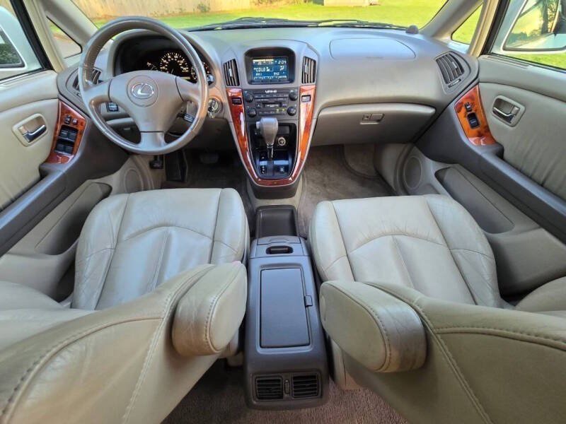 Used 2001 Lexus RX 300 4WD w/ Premium Pkg Plus image 13