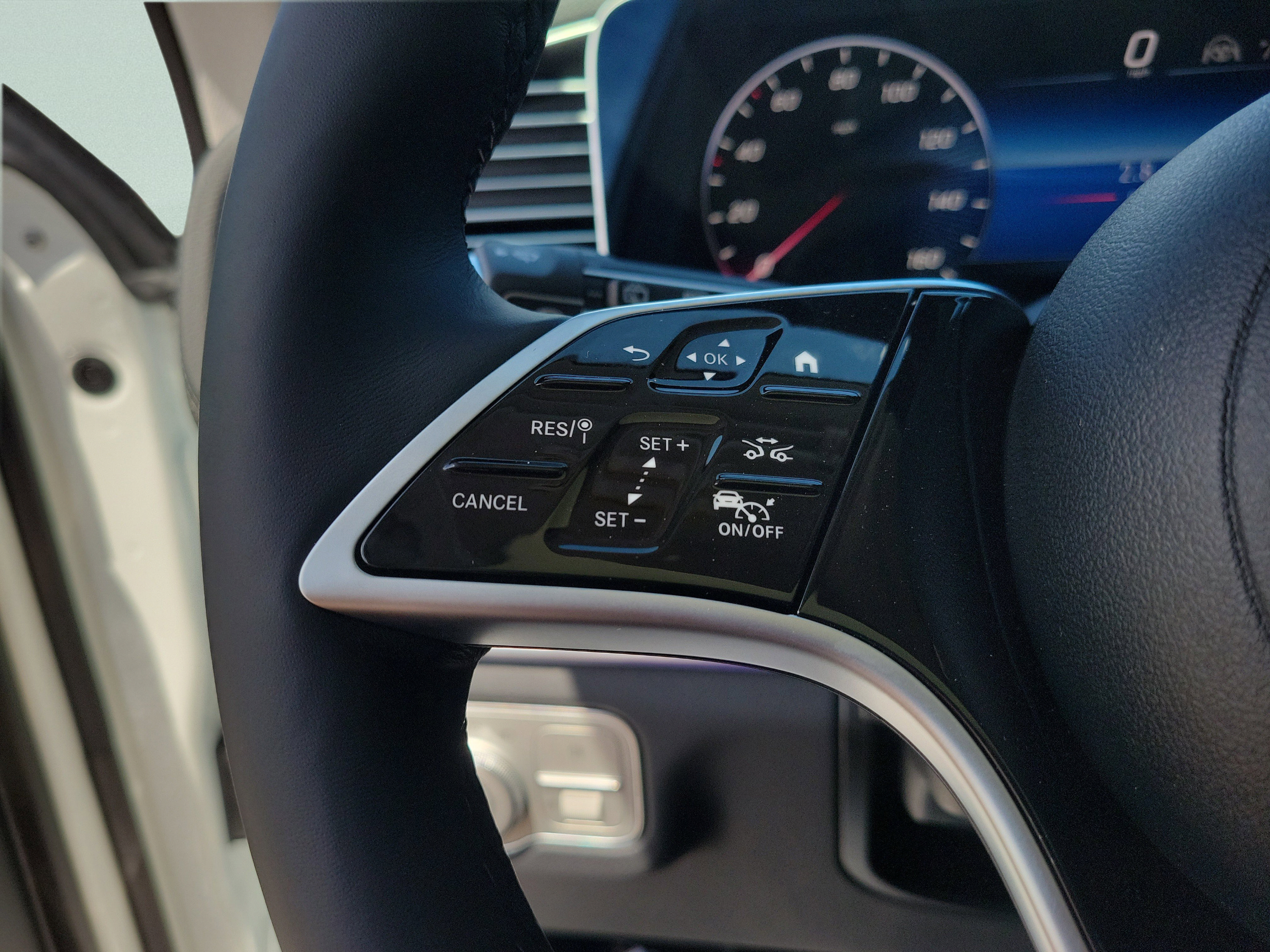 New 2026 Mercedes-Benz GLS 450 4MATIC image 26