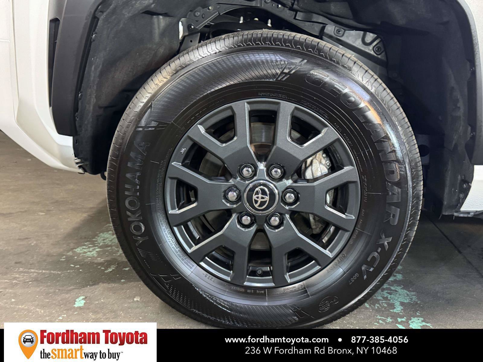 Used 2025 Toyota 4Runner SR5 AWD/4WD image 9