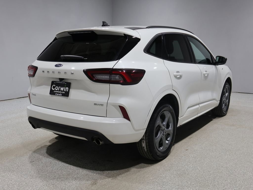 Used 2024 Ford Escape ST-Line image 2