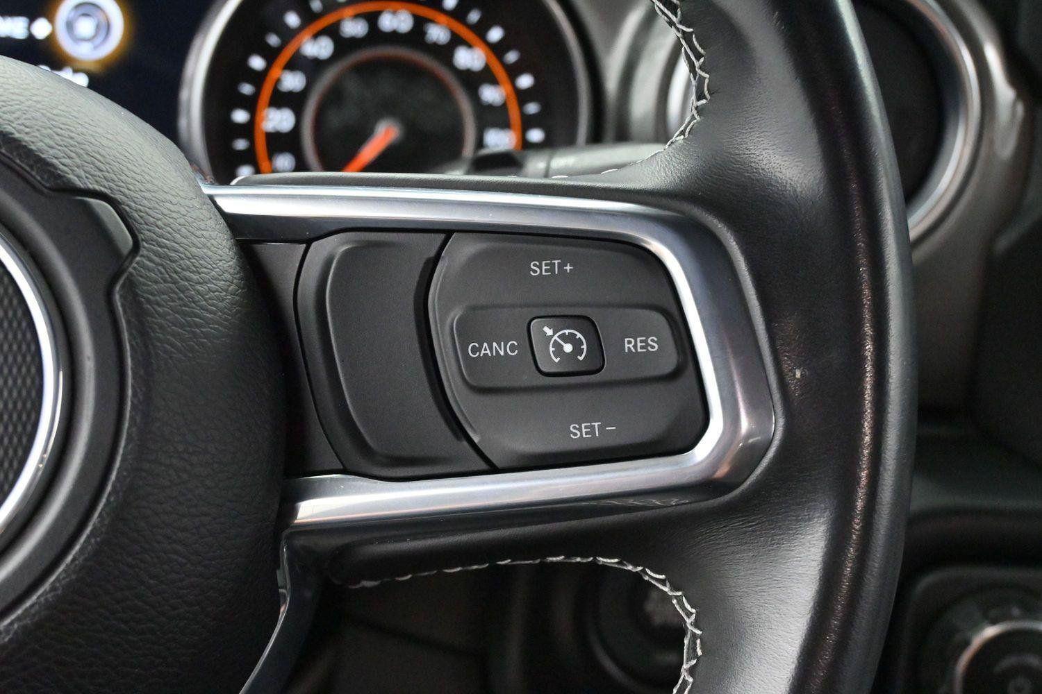 Used 2022 Jeep Wrangler Unlimited Sahara w/ LED Lighting Group AWD/4WD image 18