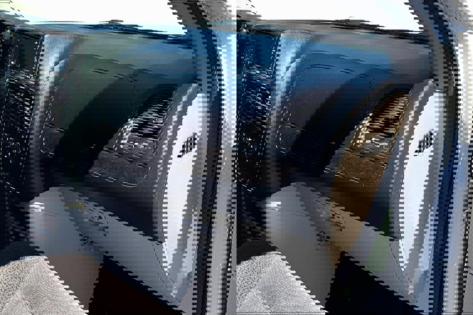 Used 2019 Dodge Grand Caravan SE w/ UConnect Hands-Free Group image 14