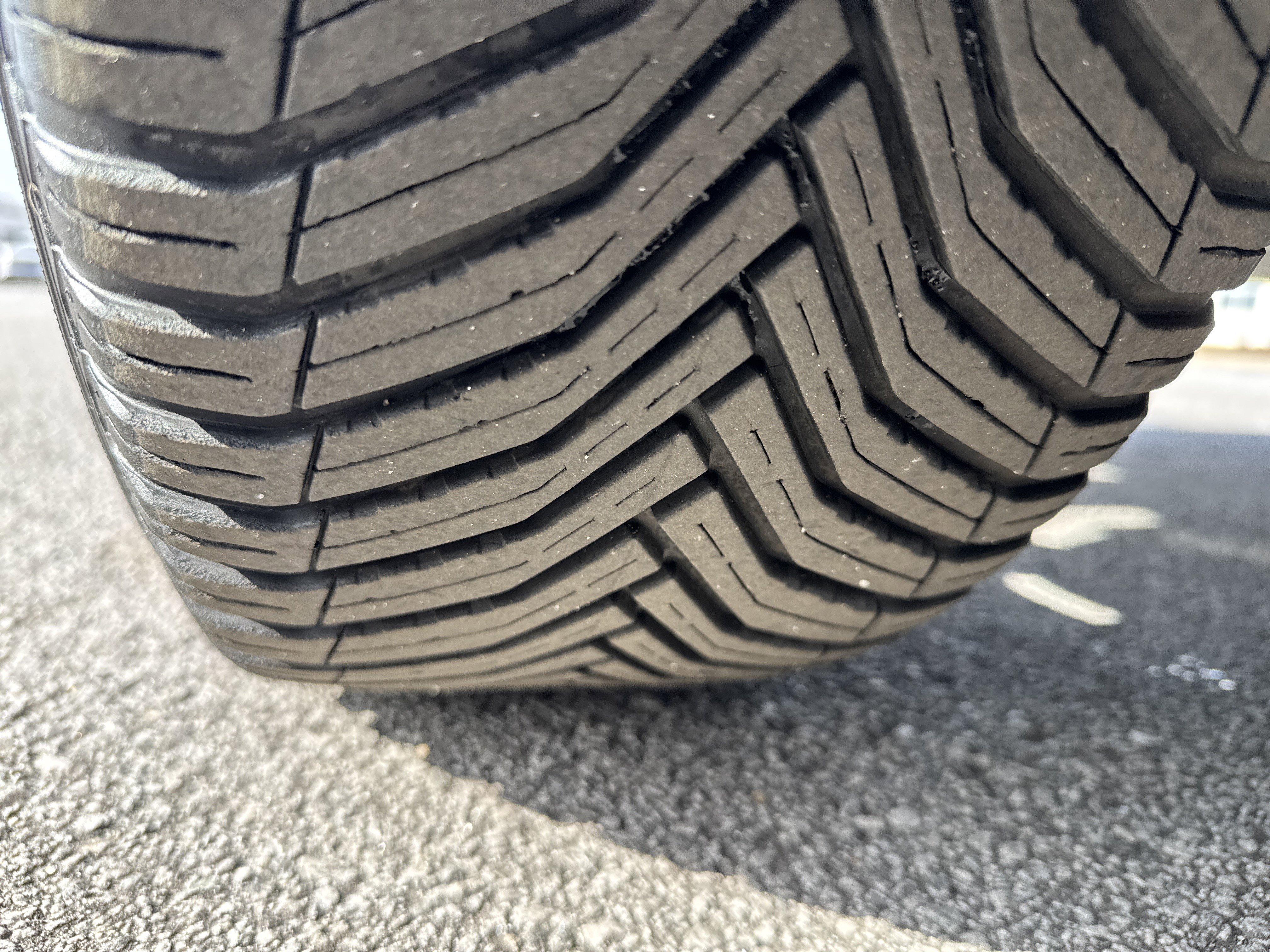 Used 2021 Toyota RAV4 XLE Premium image 12