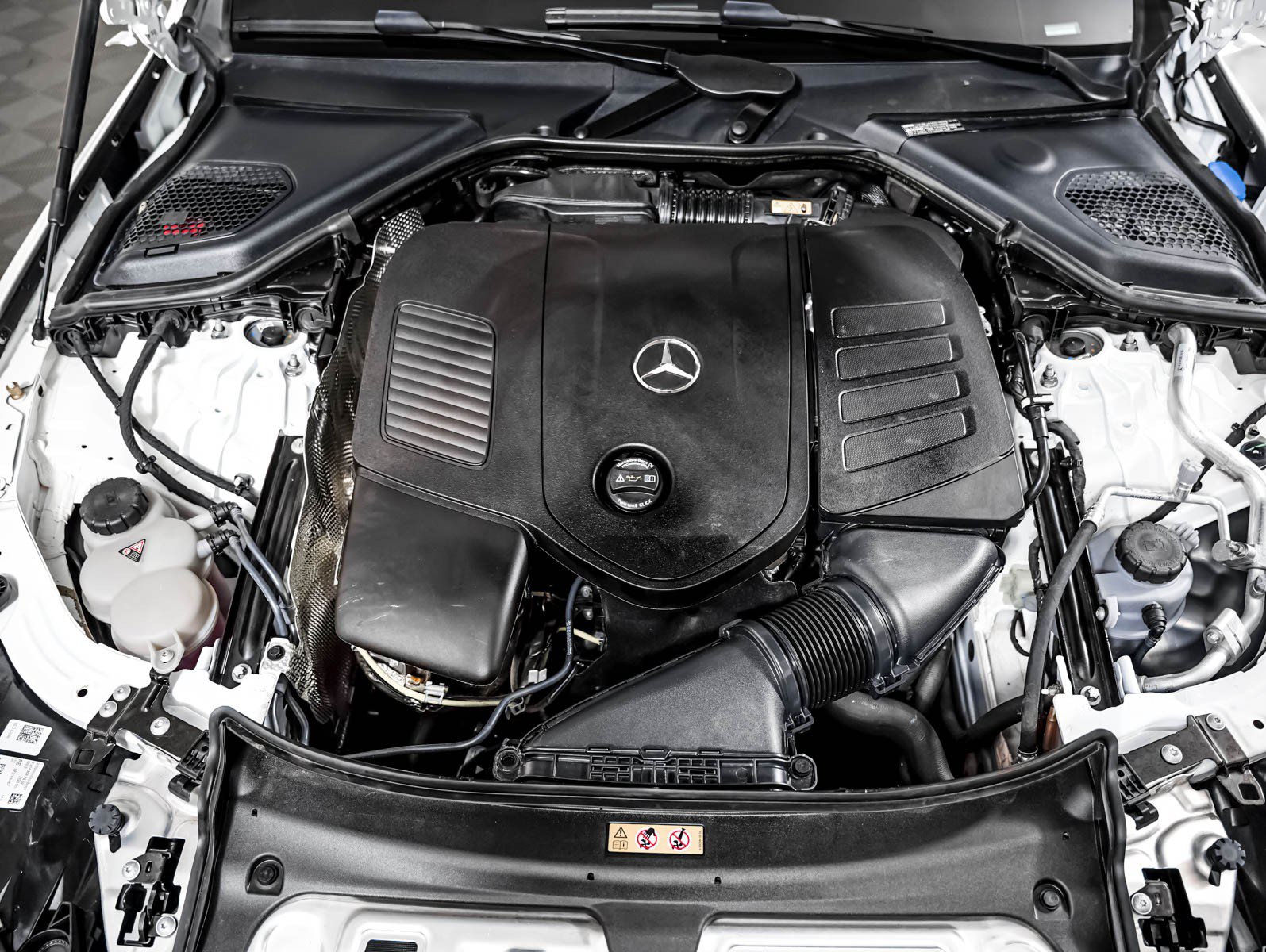 Used 2026 Mercedes-Benz E 350 Sedan image 3