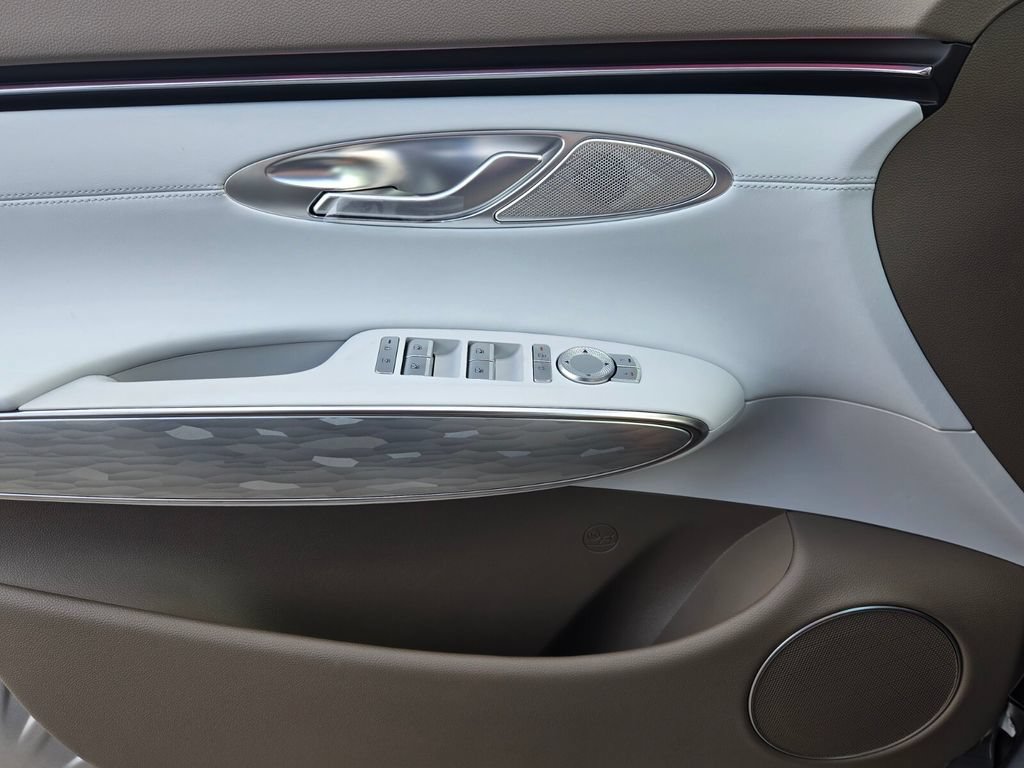 New 2027 Genesis Electrified GV70 AWD/4WD image 13